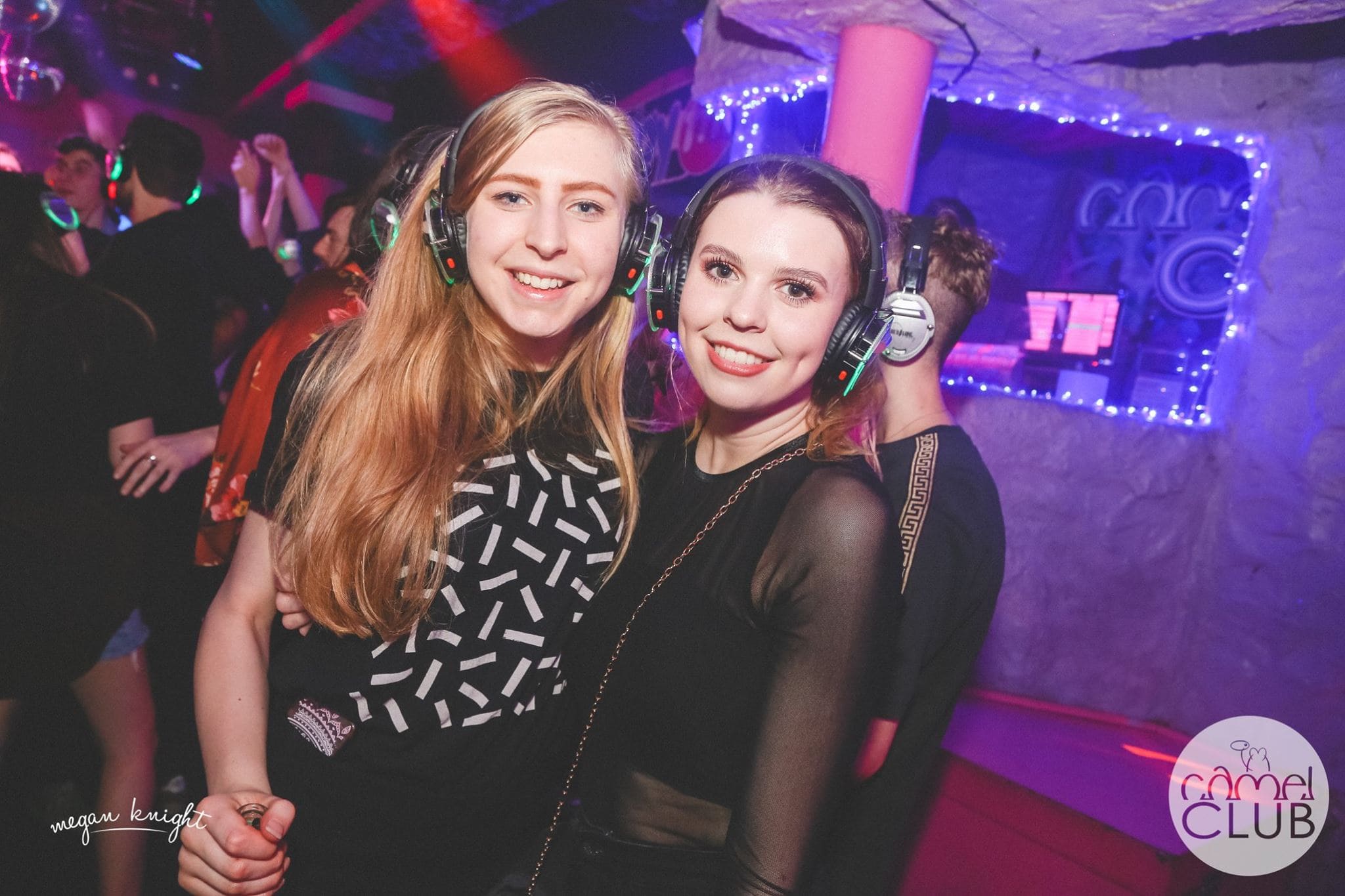2 girls enjoying silent disco